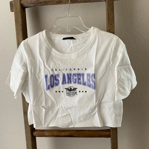 NWOT - Shein White Crop Top Los Angeles graphic size L - Picture 1 of 4